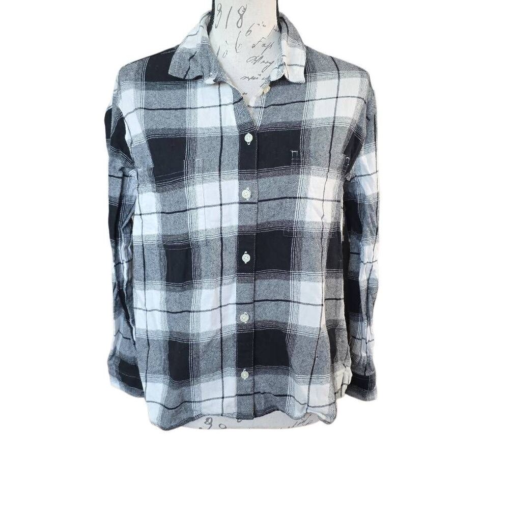 Old Navy Women's Size Medium Black White Buffalo Plaid Boyfriend Flannel Shirt